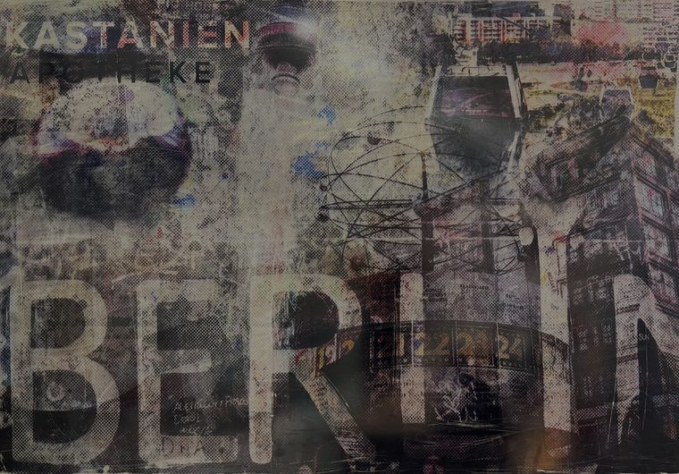 Eine strukturierte Collage mit den Worten Kastanien Apotheke und Berlin vor dem Hintergrund abstrakter Stadtbilder und farbenfroher Stadt-Highlights
